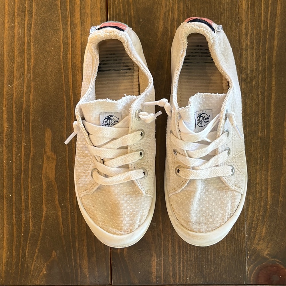 Girl’s Roxy shoes